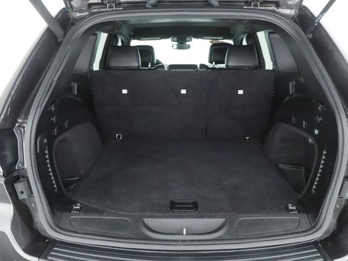 Used 2020 Jeep Grand Cherokee Altitude AWD/4WD image 17