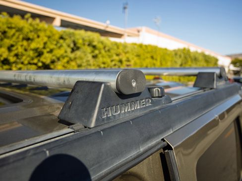 Used 2005 HUMMER H2 SUT w/ Preferred Equipment Group image 11