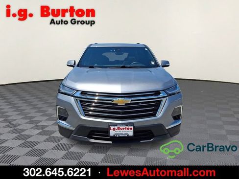Certified 2023 Chevrolet Traverse LT w/ LT Premium Package AWD/4WD image 2