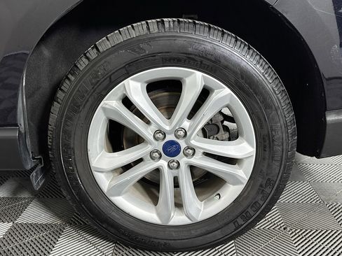 Used 2020 Ford Edge SEL image 36