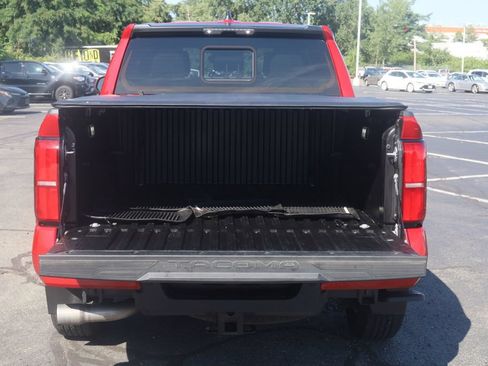 Used 2024 Toyota Tacoma SR5 AWD/4WD image 18