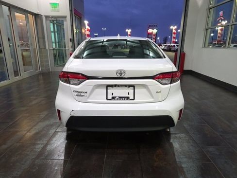 Used 2024 Toyota Corolla LE image 5