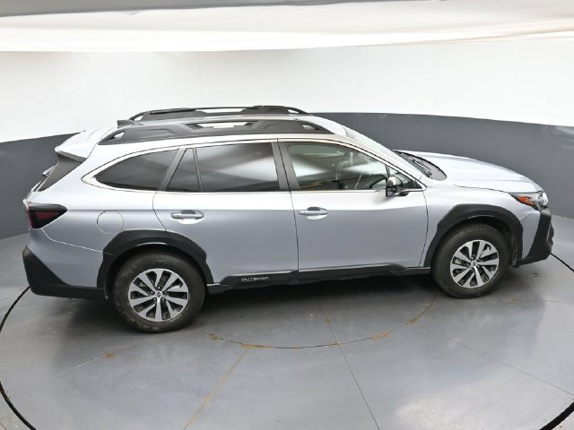 Used 2025 Subaru Outback Premium AWD/4WD image 41