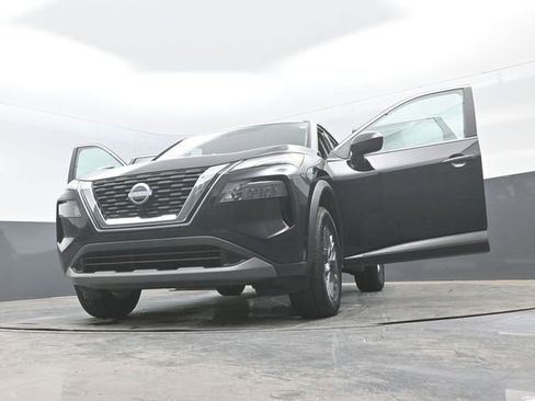 Used 2023 Nissan Rogue S AWD/4WD image 29