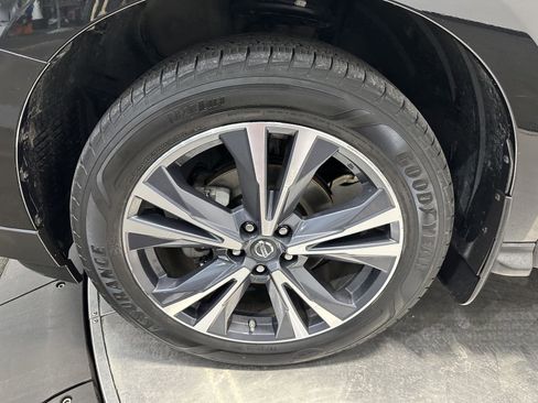 Used 2019 Nissan Pathfinder Platinum AWD/4WD image 9