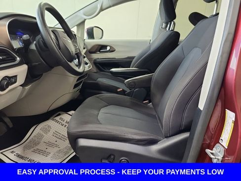 Used 2020 Chrysler Voyager LX FWD image 10