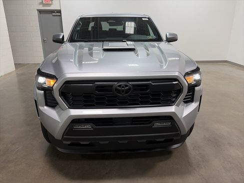 New 2025 Toyota Tacoma TRD Sport image 36