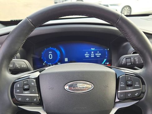 Used 2023 Ford Explorer Platinum w/ Technology Package image 47