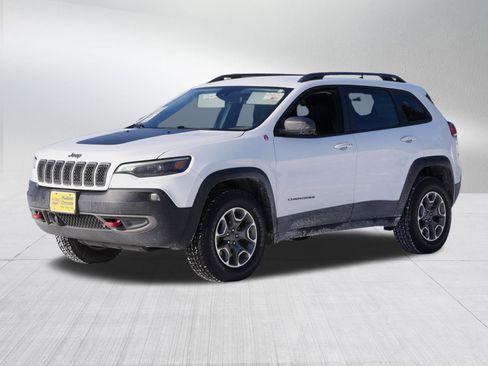 Used 2021 Jeep Cherokee Trailhawk image 3
