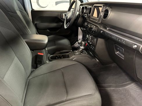 Used 2023 Jeep Wrangler Unlimited AWD/4WD image 21