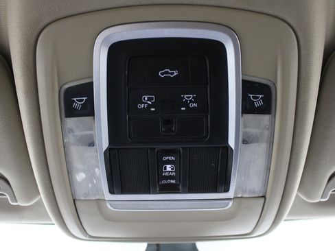 Used 2019 RAM 2500 Laramie AWD/4WD image 18