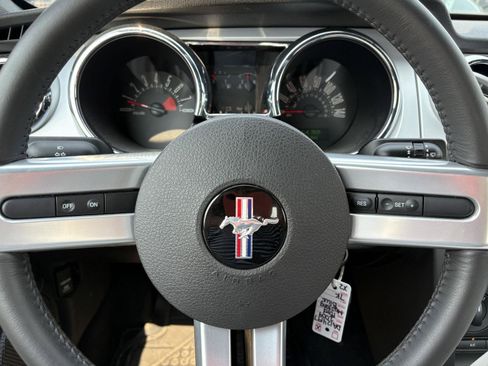 Used 2009 Ford Mustang GT RWD image 13