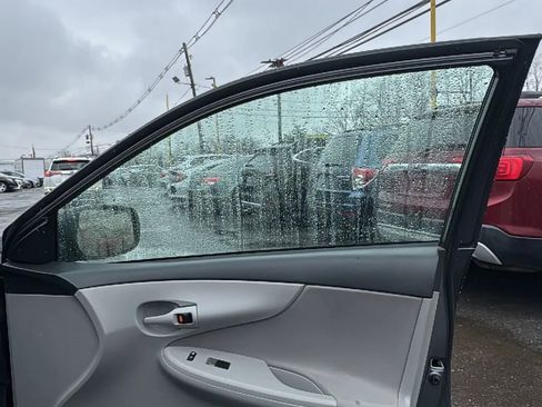 Used 2013 Toyota Corolla L image 22