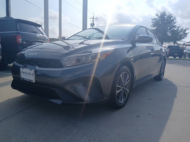 Used 2024 Kia Forte LXS w/ LXS Technology Package FWD image 3