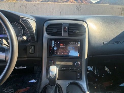 Used 2007 Chevrolet Corvette Coupe w/ Preferred Equipment Group image 17