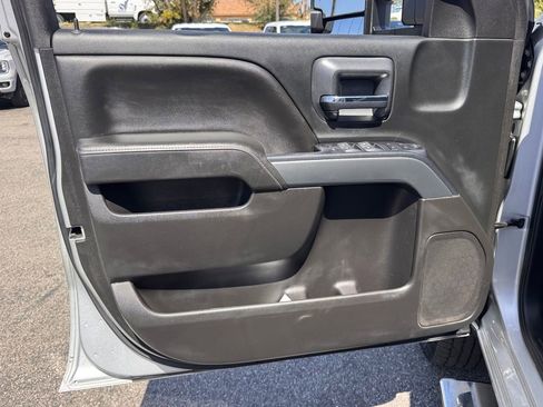 Used 2019 Chevrolet Silverado 2500 LT w/ LT Convenience Package RWD image 15