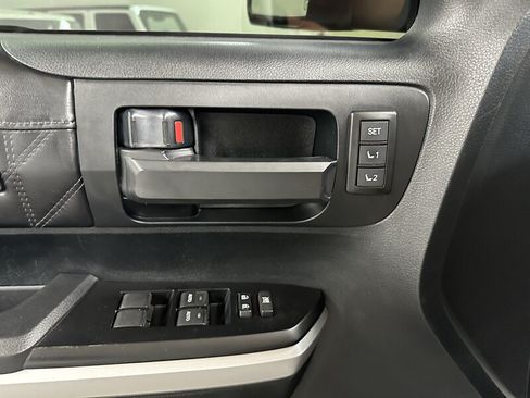 Used 2017 Toyota Tundra Platinum AWD/4WD image 36