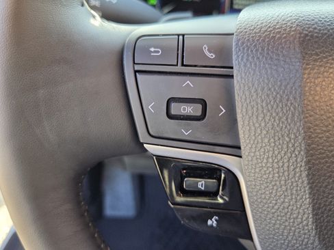 Used 2025 Toyota Camry XSE FWD image 34