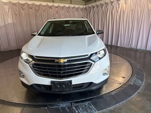Used 2018 Chevrolet Equinox Premier FWD image 2