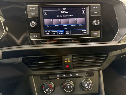 Used 2021 Volkswagen Jetta S image 17