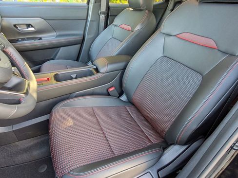 New 2026 Nissan Kicks SR FWD image 14