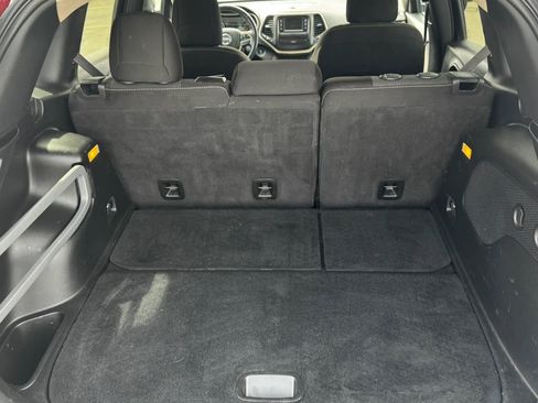 Used 2016 Jeep Cherokee Latitude w/ Comfort & Convenience Group image 9