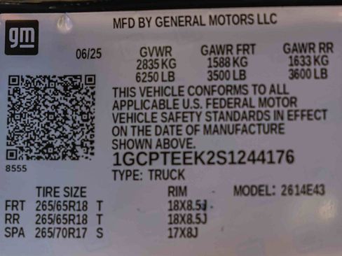 Used 2025 Chevrolet Colorado Trail Boss AWD/4WD image 28