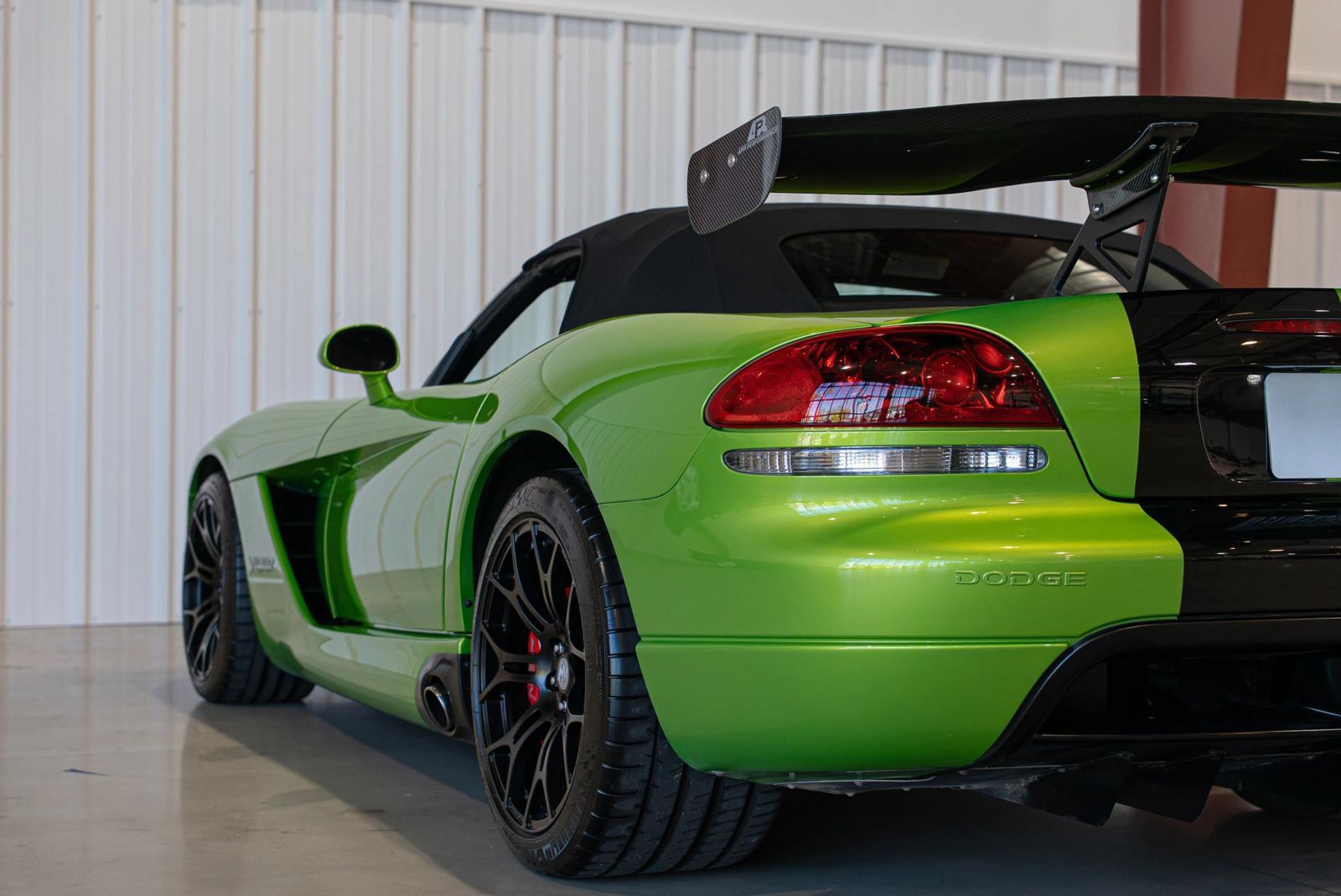 Used 2010 Dodge Viper SRT-10 RWD image 18