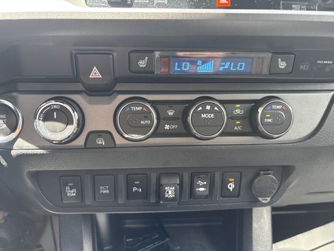 Used 2019 Toyota Tacoma TRD Pro AWD/4WD image 25