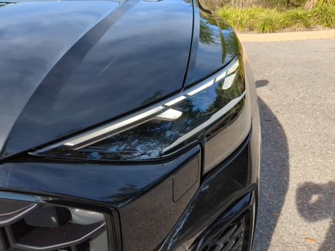 Certified 2025 Audi Q8 Premium Plus w/ Premium Plus Package image 9