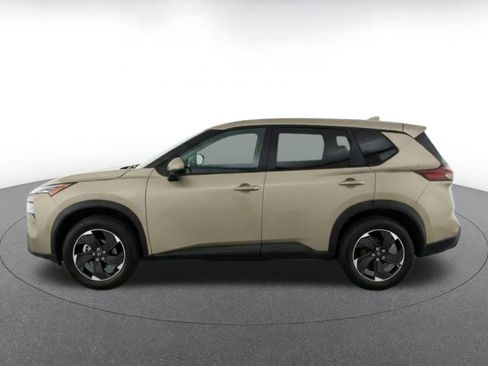 Used 2025 Nissan Rogue SV AWD/4WD image 4