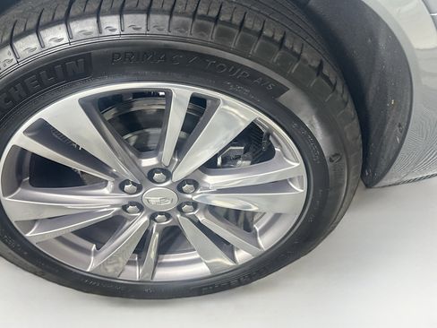 Used 2025 Cadillac XT6 Premium Luxury image 11