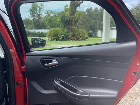 Used 2014 Ford Focus SE FWD image 13