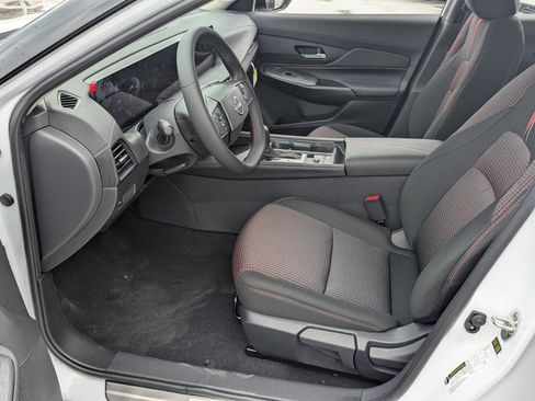 New 2026 Nissan Sentra SR FWD image 5