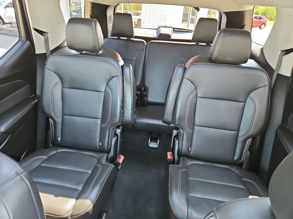 Used 2021 Chevrolet Traverse Premier w/ Redline Edition AWD/4WD image 15