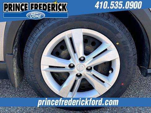 Used 2022 Nissan Kicks S image 9