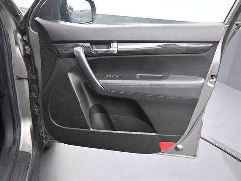 Used 2013 Kia Sorento LX w/ Convenience Pkg image 20