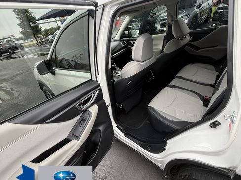 Used 2024 Subaru Forester Premium AWD/4WD image 5