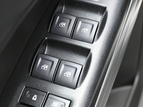 Used 2022 Chevrolet Colorado LT w/ LT Convenience Package image 13