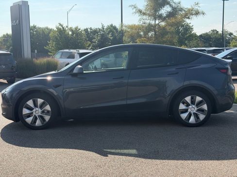 Used 2023 Tesla Model Y Long Range AWD/4WD image 4