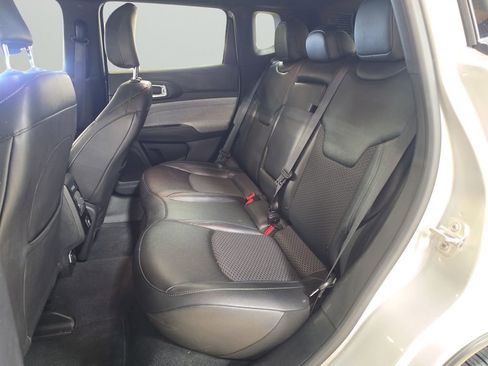 Used 2025 Jeep Compass Latitude image 16