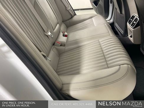 Used 2022 Genesis G70 2.0T w/ Prestige Package RWD image 30