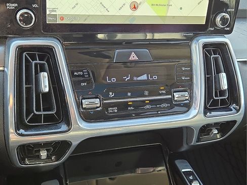 Used 2022 Kia Sorento SX w/ Panoramic Sunroof Package AWD/4WD image 28