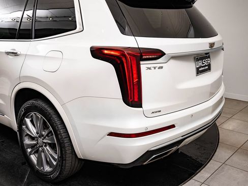 Used 2022 Cadillac XT6 Premium Luxury w/ LPO, Floor Liner Package AWD/4WD image 19