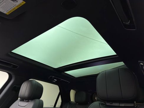 Used 2024 Land Rover Range Rover Sport Dynamic SE image 11