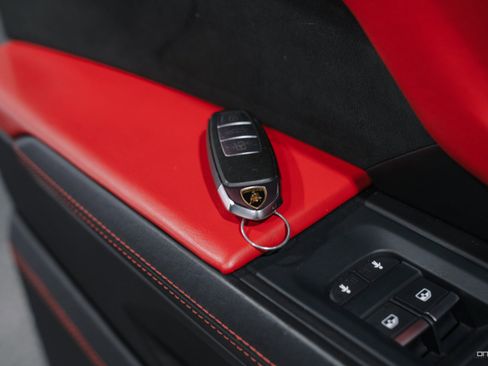 Used 2019 Lamborghini Urus image 43