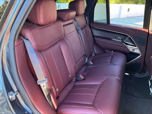 New 2025 Land Rover Range Rover SE image 7