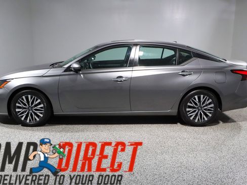 Used 2023 Nissan Altima 2.5 SV w/ SV Premium Package image 10