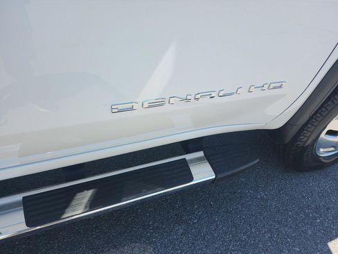 Certified 2024 GMC Sierra 3500 Denali AWD/4WD image 8