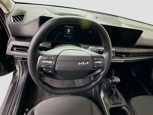 Used 2025 Kia K4 FWD image 5